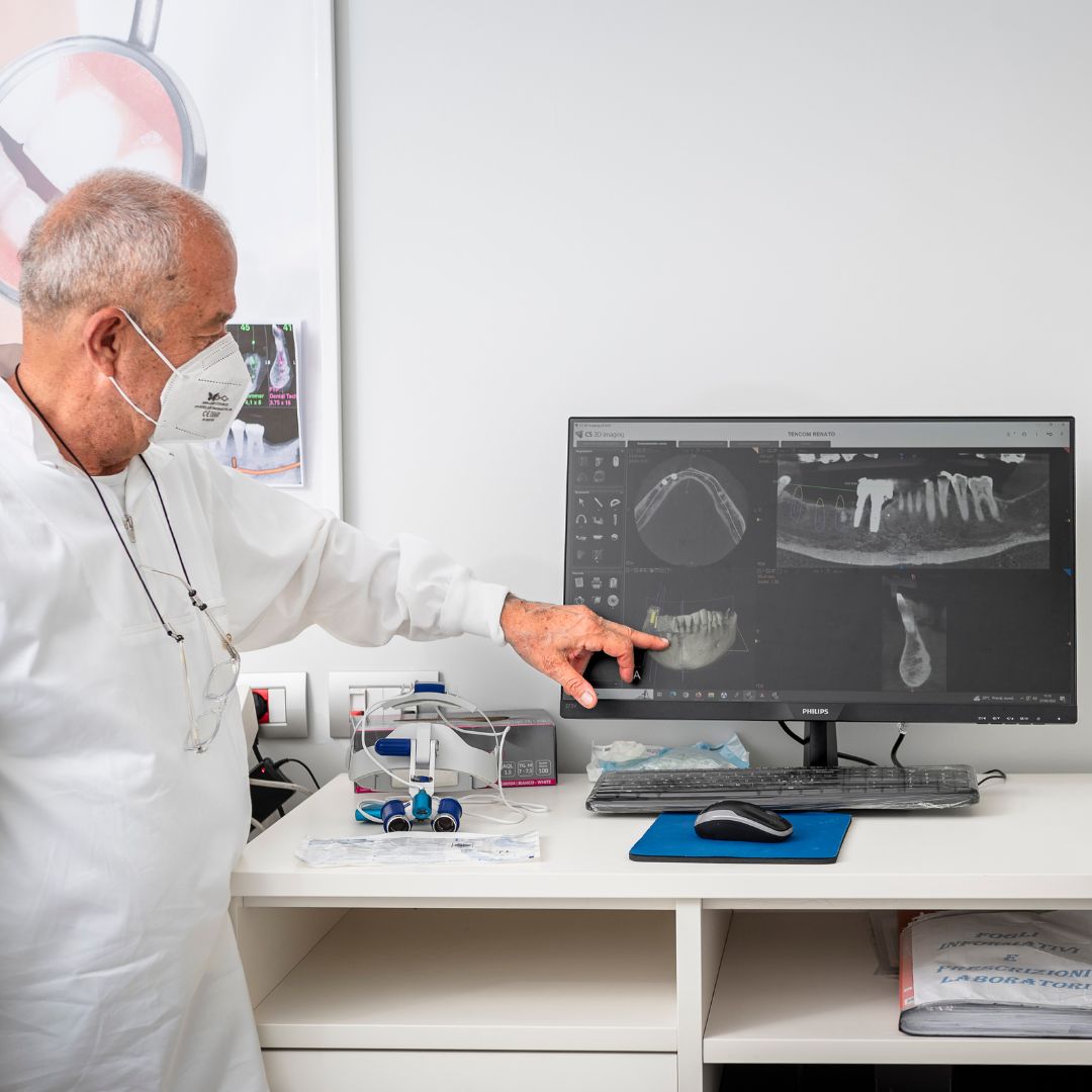 Protesi 19 FOTO CI PRENDIAMO CURA DI TE 3 - Dentista a Varese